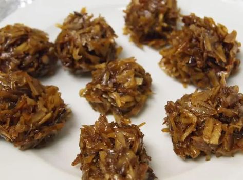 Coconut Candy Oatmeal Granola Bars, Coconut Food, Trisha Yearwood Recipes, Sugared Pecans, Coconut Candy, Peanut Butter No Bake, Haitian Food Recipes, Caribbean Food, Island Food