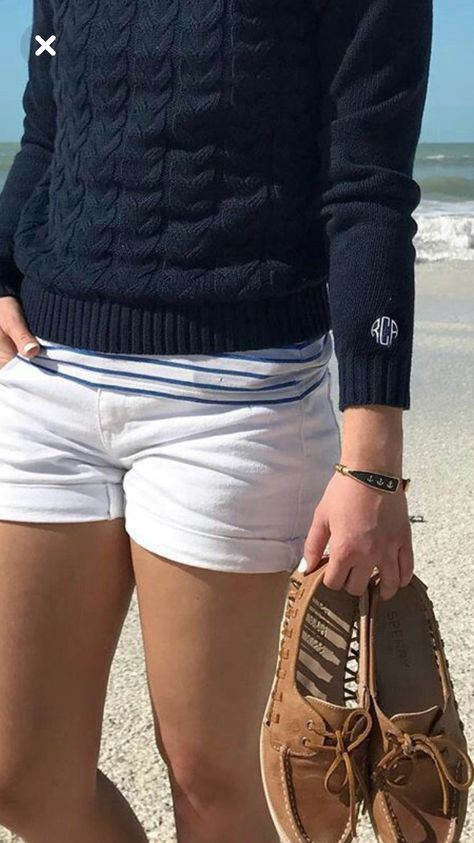 Elle Fashion, Sailing Outfit, Nautical Fashion, Simple Trendy Outfits, Weekend Wear, Spring Summer Outfits, Fashion Classy, Preppy Style, Classy Outfits