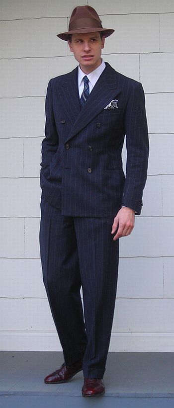 vintage 1930s chalkstripe double breasted men's suit Dandy Look, Double Breasted Suit Men, 1930s Men, Vintage Suit Men, A Man In A Suit, Man In A Suit, 30s Fashion, Vintage Mens Fashion, Pinstripe Suit