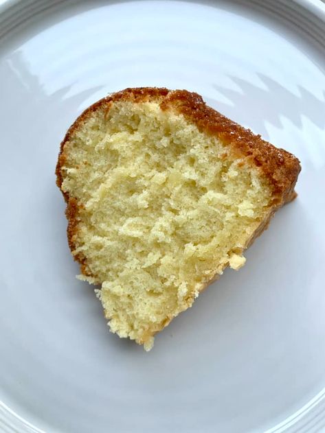 Reddit-Famous Whipping Cream Cake Whipping Cream Cake, Whipping Cream Pound Cake, Magic Cake Recipes, Whipped Cream Cakes, Nothing Bundt Cakes, Quick Cake, Sara Lee, Recipes With Whipping Cream, My First Love