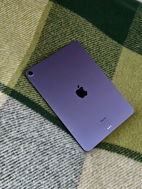 Apple Ipad Air Purple, Ipad Air 5 Purple Aesthetic, Purple Ipad Air Aesthetic, Purple Apple Products, Ipad Aesthetic Purple, Ipad Purple Aesthetic, Purple Ipad Aesthetic, Ipad Air 5 Purple, Ipad Air 5 Aesthetic