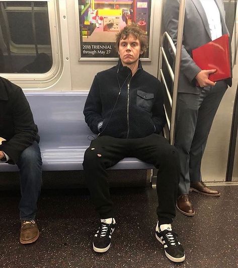 Recent pic of #evanpeter #evan #peter #americanhorrorstory #tate #sexy #tired #sad Unholy Pictures, Tate Ahs, Evan Peters American Horror Story, Peter Maximoff, Tate Langdon, Evan Peters, The Perfect Guy, American Horror, Horror Stories