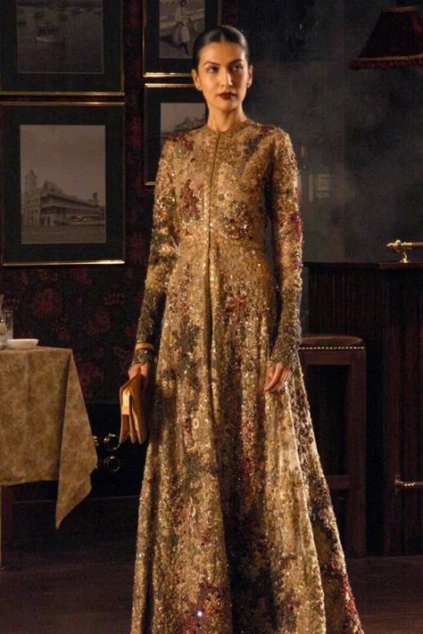 Sabya Indian Bridal Couture, Sabyasachi Collection, Sabyasachi Bridal, Sabyasachi Mukherjee, Bridal Couture Week, Bridal Elegance, Indian Bridal Fashion, Indian Couture, Couture Week