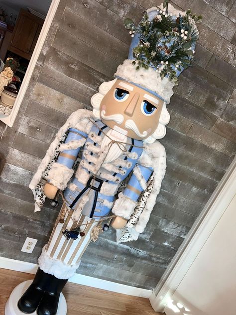 Walmart Nutcracker, Giant Nutcracker, Nutcracker Diy, 2025 Christmas, Nutcracker Christmas Decorations, Ideas Navideñas, Christmas Themes Decorations, Jolly Christmas, Xmas Ideas