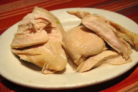 Why Boiled Chicken is BAD (besides the fact that it stinks)! Don't you dare boil a chicken EVER again! Unseasoned Chicken, Poaching Chicken, Poach Chicken, Chicken In A Pot, Boiled Chicken Recipes, Ways To Cook Chicken, Poached Chicken, Boiled Chicken, Chicken Salad Recipes