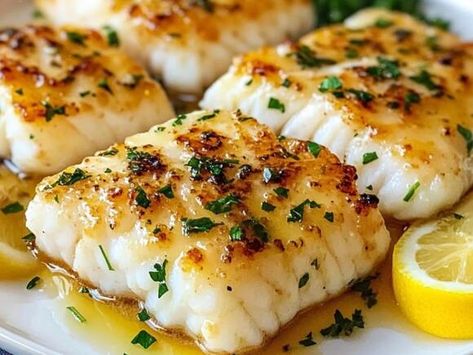 Quick and Easy Lemon Butter Sautéed Cod Recipe for a Perfect Weeknight Dinner - NewsBreak Fried Cheese Bites, Homemade Chicken Alfredo, Cod Dishes, Chinese Chicken Salad Recipe, Cod Fillets, Seafood Meals, Classic Beef Stew, Peanut Butter Balls Recipe, Cabbage Salad Recipes