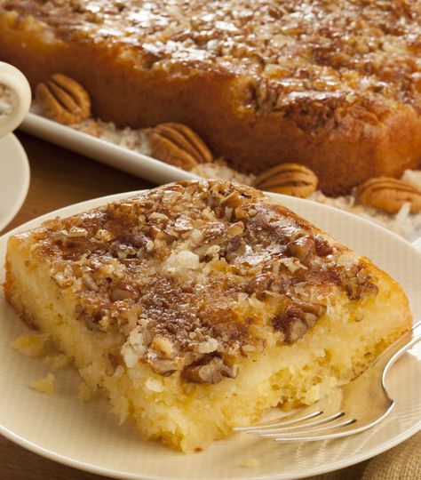 Upside-Down Georgia Pecan Cake – 12 Tomatoes Fancy Baking, Snack Cakes, Cooking Panda, Cake Cooking, Pecan Cake, Grilled Cheese Recipes, 12 Tomatoes, Types Of Cakes, Delish Recipes