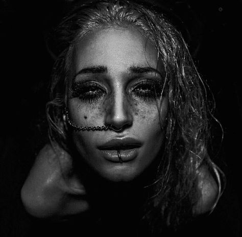 Harris Nukem, Haris Nukem, Art Photography Portrait, Emotional Photography, Dark Soul, Dark Photography, Dark Beauty, Photography Inspo, Horror Art