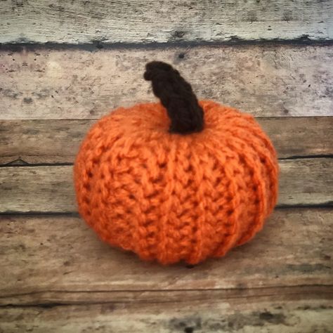 Little Crocheted Pumpkins Small Pumpkin Designs, Crochet Flat Pumpkin Free Pattern, Crocheted Pumpkin Stem Pattern, Crochet Pumpkin Free Pattern, Crochet Pumpkin Stem, Just Be Crafty Crochet Pumpkins, Rustic Pumpkin Crochet Pattern, Crochet Thanksgiving, Crocheted Pumpkins