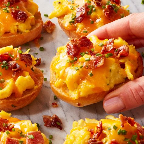 Delish Bagel Bites Recipe, Brunch Crowd, Mini Bagels, Bagel Bites, Air Fryer Cooking Times, Best French Toast, Brunch Spread, Breakfast Bagel, Brunch Dishes