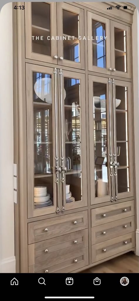 Bar Hutch, Dining Room Built In, Built In China Cabinet, Glamorous Kitchen, Custom Kitchen Remodel, Cocina Shabby Chic, Dream Kitchens Design, Kitchen Remodel Design, Kitchen Room Design