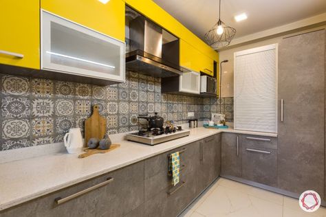 Latest Colour Schemes for a Swanky Kitchen Modular Kitchen Cabinets Colour Combinations, Modular Kitchen Colour Combination, Pattern Backsplash, Kitchen Cupboard Colours, Kitchen Cabinets Color Combination, Kitchen Colour Combination, Best Kitchen Colors, Trendy Kitchen Colors, Yellow Cabinets