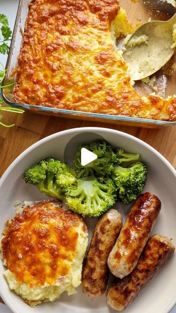 Mash Potatoes Dinner Meals, Potato Mash Recipe, How To Make Mashed Potatoes, Mashed Potatoes Dinner Meals, Mash Potato Recipes, Mashed Potato Bake, Mash Potato Dishes, Cheesy Garlic Mashed Potatoes, Garlic Mashed Potato