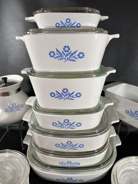 Antique Dishes Collectible, Corningware Vintage, Vintage Dishes Antiques, Pyrex Vintage Rare, Vintage Pyrex Dishes, Corelle Dishes, Vintage Glassware Antiques, Carnival Glass Vintage, Vintage Corelle