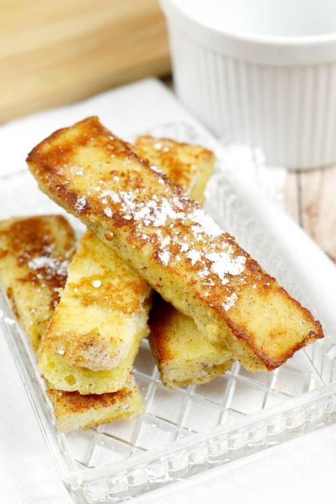 BEST Weight Watchers French Toast Sticks – Weight Watchers French Toast Recipe – 90 Second Microwave Bread For Easy Weight Watchers Diet French Toast Weight Watchers French Toast, Homemade French Toast Sticks, Cinnamon Streusel Muffins, Microwave Bread, Ww Snacks, Homemade French Toast, Weight Watchers Meal Plans, Weight Watchers Snacks, French Toast Sticks