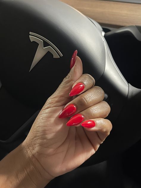 Holiday Red nails Red Nails On Black Women, Red Nails Dark Skin, Red Nails Black Women, Holiday Red Nails, Black Almond Nails, Classy Acrylic, Dark Red Nails, Acrylic Ideas, Short Gel Nails