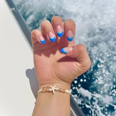 From poolside lounging to rooftop parties, make sure your nails are ready for every summer moment! 💦💅 Dive into our Summer Nails Inspiration board for chic styles and effortless elegance. #SummerNails #NailArt #ChicStyles #SummerMoments Beach Vacation Nail Ideas, Vacation Nail Ideas, Summer Nails Inspiration, Beach Themed Nails, Vacation Nails Beach, Nailinspo Nailart, Beach Nail Art, Beach Nail Designs, Beach Nail