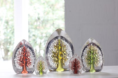 iapetus Mats Jonasson Glass Tree Collection Mats Jonasson, Yggdrasil Tree, Unique Handmade Gifts, Glass Tree, Tree Sculpture, Gorgeous Glass, Tree Leaves, Glass House, Glass Artists