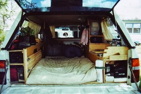 Phenominal use of such a tiny space! I couldn't live in this but its pretty impressive! (save for Bub) Small Truck Camper, Kangoo Camper, Rs6 Audi, Truck Bed Camping, Pickup Camper, Truck Bed Camper, Suv Camping, Camper Shells, Kombi Home