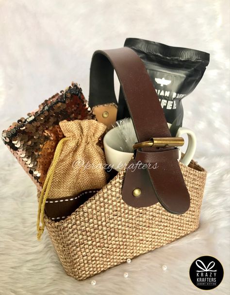 Hamper Bag Ideas, Coffee Hampers Ideas, Coffee Hamper, Coffee Hampers, Coffee Lover Gifts Basket, Diwali Hampers, Xmas Hampers, Hamper Gifts, Hamper Ideas