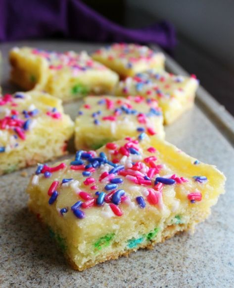 Funfetti Gooey Butter Cake, Confetti Gooey Butter Cake, Ooy Gooy Bars, Ooy Gooy Butter Cake, Ooey Gooey Cake, Ooey Gooey Butter Cake, Microwave Dessert, Gooey Cake, Easy Cakes