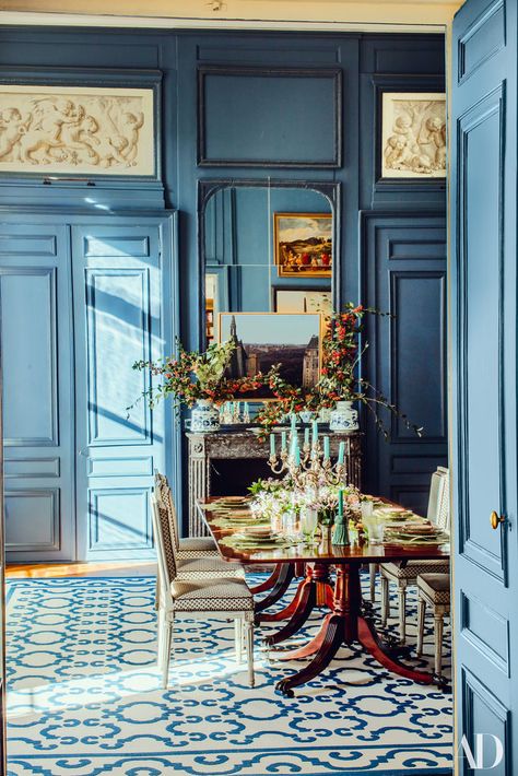 04-An 18th-Century Apartment with Boho-Chic Touches-Pierre Sauvage - This Is Glamorous French Interior Style, Parisian Apartment Decor, French Style Interior, French Apartment, French Style Homes, Apartment In Paris, Parisian Apartment, Paris Apartments, French Interior