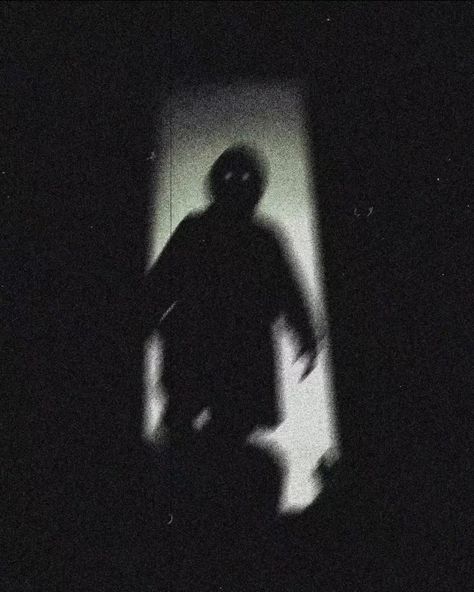 Ghost People Aesthetic, Scary Figures In The Dark, Dark Figure Shadows In Room, Shadow People Aesthetic, Shadow Person Aesthetic, Void Core Aesthetic, Shadow Figures Creepy, Shadow Monster Art, Shadow Person Art