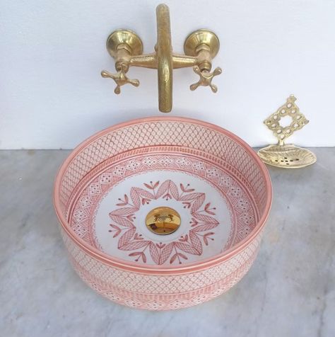 Style Crush: Hand Painted Ceramic Sinks Clay Sinks, Ceramic Wash Basin, Moroccan Sink, Ceramic Kitchen Sinks, Modern Utility, Modern Basin, Ceramic Sinks, Countertop Basin, Sink Countertop