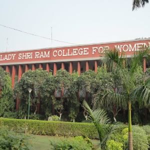 5 Best Colleges For Psychology In India Psychology University, Banaras Hindu University, University Of Mumbai, Student Apps, Colleges For Psychology, College Vision Board, Bachelor Of Commerce, North Campus, Best Colleges