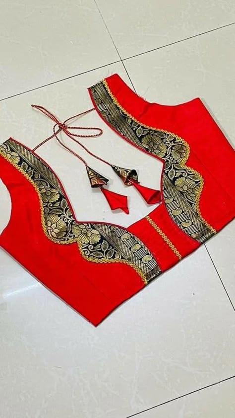 Kath Padar Blouse Designs Latest, Blouse Designs Latest Kathpadar, Kathpadri Saree Blouse Design, Kathpadar Blouse Design Back Neck, Kathpadar Saree Blouse Design, Blause Desine Latest, Kata Padar Blouse Design, Kath Padar Blouse Back Designs, Trending Blouse Design