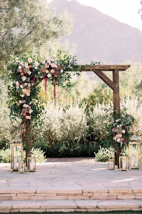 Wedding Arch Pictures, Fall Arbor Flowers, Wedding Arch Western, Alter Wedding Decorations, Rustic Romantic Wedding Decor, Wedding Alter Decor, Wedding Arches With Flowers, Fall Desert Wedding, Desert Wedding Colors