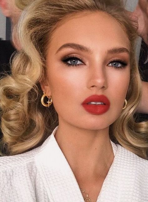 Bridal Makeup Red Lips, Red Lipstick Looks, Red Lips Makeup Look, Wedding Hairstyles And Makeup, Red Lipstick Makeup, Makeup Pengantin, Formal Makeup, Red Lip Makeup, Makeup For Blondes