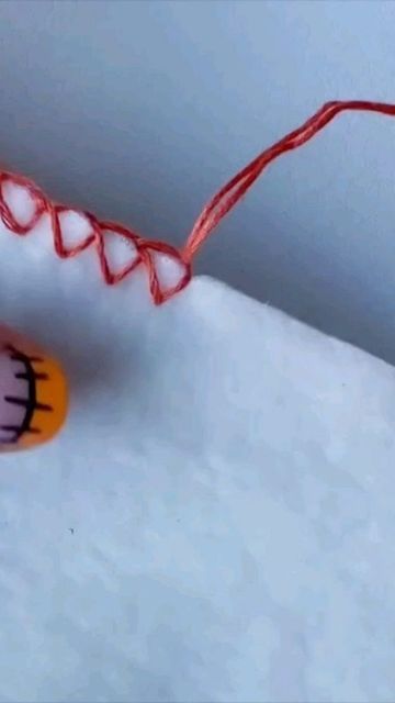 Modern Hand Embroidery Patterns, Sewing Crafts Tutorials, Sew Ins, Costura Diy, Embroidery Stitches Tutorial, Pola Sulam, Sewing Stitches, Couture Mode, 자수 디자인