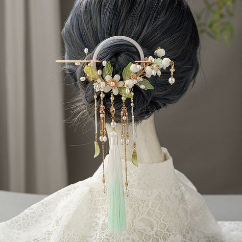 Pearl Tassel Hair Stick Set with Flower Hairpin Chinese Style Hanfu Clothing Chopsticks Hair Styling Lily Of The Valley Accessories, Chinese Hairpin, Chinese Hair Accessories, Elegant Wedding Hair, Chinese Hairstyle, Hair Jewelry Wedding, Flower Hair Pin, Hair Stick, Hair Reference