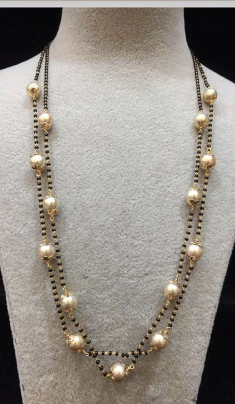 Pearls Chains, Beaded Wedding Jewelry, Black Beads Mangalsutra, Gold Jewelry Outfits, Black Beads Mangalsutra Design, Beautiful Gold Necklaces, Gold Mangalsutra Designs, Pearl Necklace Designs, Beaded Necklace Designs