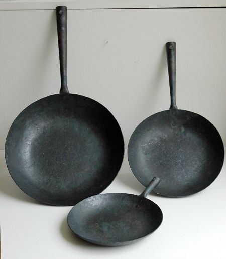 / japanese cast iron pans Cast Iron Pans, Ways To Make Coffee, Camping Coffee, Cast Iron Cooking, Cast Iron Cookware, Kitchen Equipment, Cast Iron Pan, Counter Top, Everyday Objects