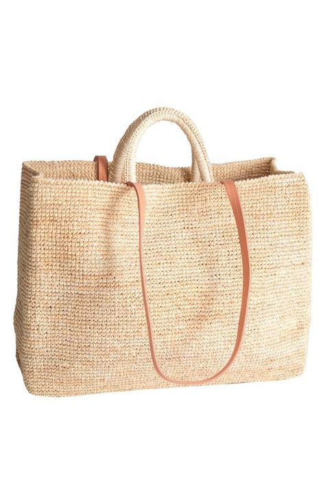 Cute Woven Beach Bags for 2019 - Top Beach Bags for Summer 2018 Beach Bags Totes, Woven Beach Bags, Best Beach Bag, Perfect Beach Bag, Raffia Tote Bag, Summer Capsule, Summer Capsule Wardrobe, Woven Tote Bag, Beach Bags