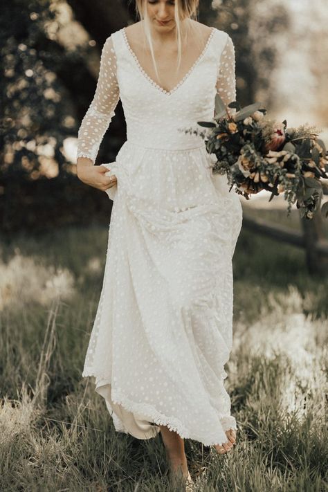 Romantic Bohemian Wedding, Polka Dot Wedding Dress, Wedding Dresses Taffeta, Wedding Dresses Long Sleeve, Bohemian Wedding Dress Lace, Western Wedding Dresses, Bohemian Wedding Dress, Bohemian Wedding Dresses, Long Sleeve Wedding