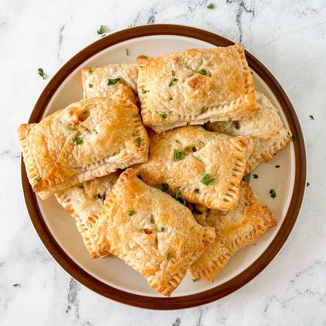 9 Easy Holiday Recipes to Bring to any Party or Potluck Pot Pie Puff Pastry, Pot Pie Pockets, Vegan Pot Pie, Holiday Fruit Cake, Pie Pockets, Homemade Dough Recipe, Holiday Potluck, Vegetarian Pot Pie, Vegan Pot Pies