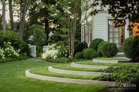 Backyard Garden Boxes, Grass Steps, Boxwood Landscaping, Beautiful Terrace, Lawn Design, Landscaping Retaining Walls, Front Landscaping, Fence Landscaping, Landscape Architects