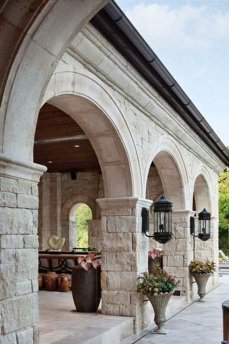 Stone Arches, Lan Can, Casas Coloniales, Stylish Eve, Hacienda Style, Spanish Style Homes, Spanish House, Mediterranean Homes, Dream House Exterior