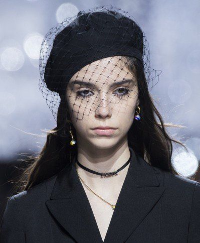 Spring Summer 2023 Hats, Dior Beret, Dior Visor, Prada Beret Hat, Dior Hats Vintage, Beatrice Casiraghi, Christian Dior Sunglasses 2022, Alexander Mcqueen Fashion, Beret Hat