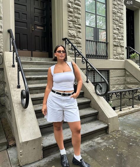 Hot Weather Outfits Plus Size, Toronto Outfits, Hot Weather Outfits, Body Aesthetic, Girl Vibe, Work Fits, Midsize Fashion, Toronto Fashion, Styling Inspiration