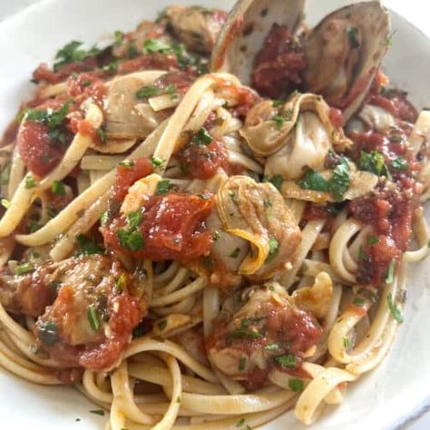 Back Print Red Clam Sauce Linguine, Pasta Recipes Linguine, Red Clam Sauce, Crab Linguine, Going Dark, Clam Sauce, Canning Whole Tomatoes, Mussels Recipe, Seafood Pasta Recipes