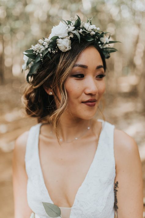 Floral Crown Wedding Short Hair, Wedding Hair Updo With Flower Crown, Bridal Hair Flower Crown, Flower Crown Updo, Swiss Wedding, Flower Crown Veil, Low Bun Wedding Hair, Wedding Hair Flower Crown, Curly Bridal Hair