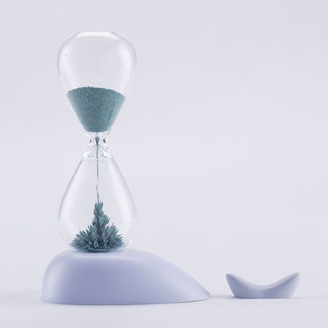 Experience the magic of the ocean with our unique whale-shaped magnetic hourglass! Watch as iron filings create a beautiful water spout effect, and use the whale tail as a pen holder. A perfect blend of art and function for your desk. #whaledecor #deskaccessories #uniquegifts #homeofficedecor #creativedesign #magnetichourglass Iron Filings, Oh Whale, Whale Decor, Sand Timer, Water Spout, Sand Timers, Beautiful Water, The Whale, Whale Tail