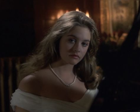 The Crush Alicia Silverstone, The Crush 1993 Outfits, The Crush 1993 Aesthetic, The Crush Movie, Alicia Silverstone The Crush, 80s Aesthetic Photography, The Crush 1993, Alicia Silverstone 90s, Crush Movie