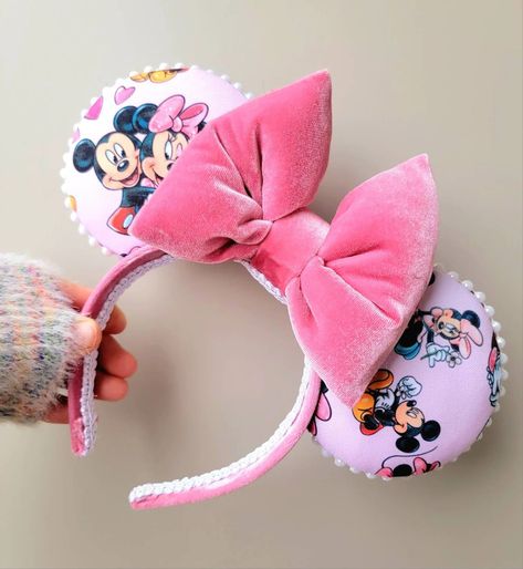 Cricut Minnie Mouse Ears, Disney Ears Headband Birthday, Disney Land Headband, Mini Mouse Ears, Disney Trip Outfits, Diy Disney Ears, Diy Mickey Ears, Pink Mouse, Disney Cuties