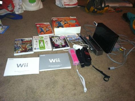 working out on the wii is amazing Wii Console Aesthetic, Wii Nostalgia, Wii Aesthetic, Wii Characters, Childhood Nostalgia 2000s, Girl Nostalgia, Nintendo Nostalgia, Internet Nostalgia, 2012 Aesthetic