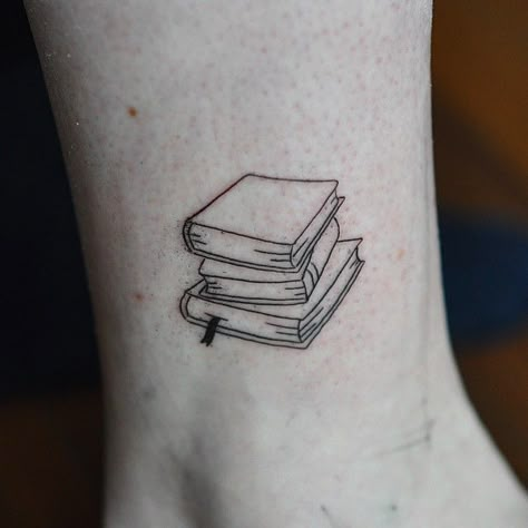 Little stack of books - Olivia Harrison Literary Tattoo, Teacher Tattoos, Bookish Tattoos, Literary Tattoos, Geniale Tattoos, Tattoo Design Book, Tragus Piercing, Book Tattoo, Cover Up Tattoos